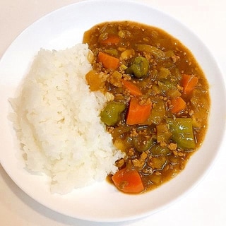 今夜はこれですね。ひき肉と甘唐辛子のカレーライス